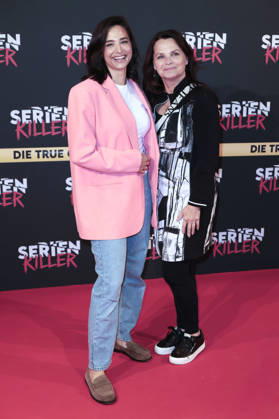 Amira Aly mit ihrer Mutter Mirjam Svetnik bei der Premiere von Serienkiller - Die True Crime Ausstellung in der Oskar-Jäger-Straße 99. Köln, 07.05.2026