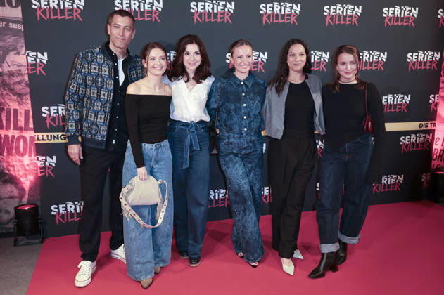 Florian Thunemann, Amrei Haardt, Bianca Hein, Ania Niedieck, Shaolyn Fernandez und Julia Wiedemann bei der Premiere von Serienkiller - Die True Crime Ausstellung in der Oskar-Jäger-Straße 99. Köln, 07.05.2026