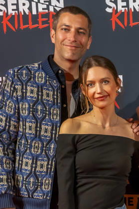 ABB SERIENKILLER- Florian Thunemann (Schauspieler),Amrei Haardt (Schauspielerin) zu Gast bei der Eroeffnung der True Crime Ausstellung Serien Killer am 07.05.2026 in Köln Ehrenfeld NRW Deutschland