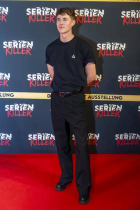 ABB SERIENKILLER- Robin Schick Schauspieler zu Gast bei der Eroeffnung der True Crime Ausstellung Serien Killer am 07.05.2026 in Köln Ehrenfeld NRW Deutschland