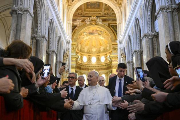 ITALY- REL POMPEI POPE LEO XIV MEETS WITH THE CLERGY AND CONSECRETED PERSONS IN NAPLES CATHEDRAL May 8, 2026 ITALY REL - May 8, 2026 Pastoral Visit to Naples - Pope Leo XIV Meets with the Clergy and Consecrated Persons in Naples Cathedral EDITORIAL USE ONLY - NO BOOKS Copyright: xVATICANxMEDIAx xCatholicxPressxPhotox