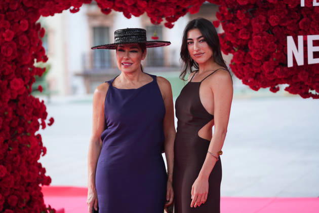 Global Premiere of Berlin and Netflixs La Dama del Armino Model Raquel Revuelta and her daughter Claudia pose on the red carpet at the Global Premiere of Berlin and Netflixs La Dama del Armino A 08 May 2026, in Seville Andalusia, Spain The global premiere of the second season of the spin off of La casa de papel , titled Berlín y la dama del armino , which takes place this Friday and Saturday, will host several outstanding events in Seville 08 MAY 2026 María José Ló Sevilla Andalucia, Espana Sevilla Andalucia, Espana Espana Spain.  Copyright: xMariaxJosÃ xLopezx 7508963
