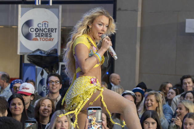 May 8, 2026, New York, New York, USA: ZARA LARSSON performs at the Today Show Citi Concert Series on NBC at Rockefeller Plaza in New York. 8 May 2026 New York USA  - ZUMAa265 20260508_zep_a265_005 Copyright: xEricxAcquayex
