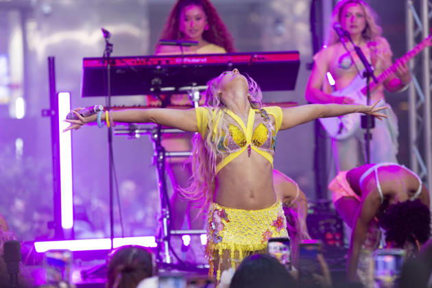 May 8, 2026, New York, New York, USA: ZARA LARSSON performs at the Today Show Citi Concert Series on NBC at Rockefeller Plaza in New York. 8 May 2026 New York USA  - ZUMAa265 20260508_zep_a265_024 Copyright: xEricxAcquayex