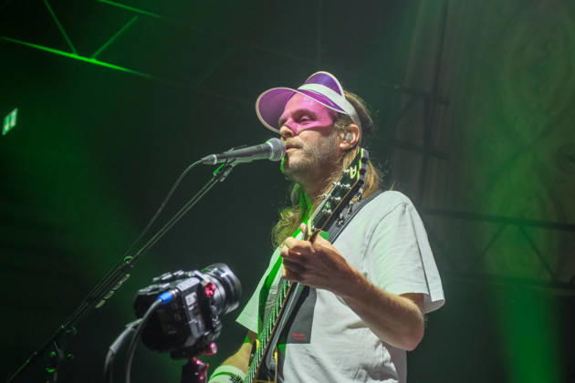 Die Band Sportfreunde Stiller mit Peter Brugger, Florian Weber und Rüdiger Linhof während ihres Konzerts im Haus Auensee in Leipzig am 8. Mai 2026. Die Aufnahmen entstanden im Rahmen der aktuellen 30 wunderbaren Jahren-Tournee 2026 der Münchner Indie-Rock-Band. Sportfreunde Stiller 2026