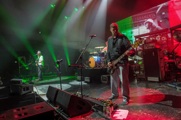 Die Band Sportfreunde Stiller mit Peter Brugger, Florian Weber und Rüdiger Linhof während ihres Konzerts im Haus Auensee in Leipzig am 8. Mai 2026. Die Aufnahmen entstanden im Rahmen der aktuellen 30 wunderbaren Jahren-Tournee 2026 der Münchner Indie-Rock-Band. Sportfreunde Stiller 2026