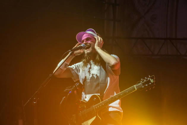 Die Band Sportfreunde Stiller mit Peter Brugger, Florian Weber und Rüdiger Linhof während ihres Konzerts im Haus Auensee in Leipzig am 8. Mai 2026. Die Aufnahmen entstanden im Rahmen der aktuellen 30 wunderbaren Jahren-Tournee 2026 der Münchner Indie-Rock-Band. Sportfreunde Stiller 2026