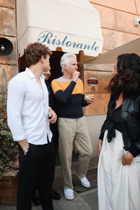 IPA84496964 - Sestri Levante, Avvistamenti di celebritÃ durante il RIFF Riviera International Film Festival. Nella foto: Matthew Modine (Attore statunitense) esce da un ristorante sul lungomare mangiando focaccia genovese, specialitÃ tipica della cucina ligure  Copyright: xAlessandroxBremecx xx 84496964