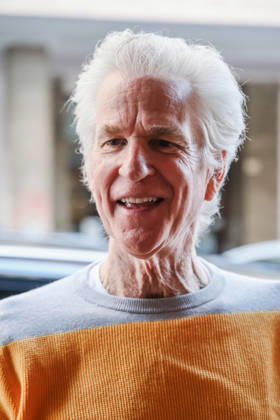 IPA84496968 - Sestri Levante, Avvistamenti di celebritÃ durante il RIFF Riviera International Film Festival. Nella foto: Matthew Modine (Attore statunitense) esce da un ristorante sul lungomare mangiando focaccia genovese, specialitÃ tipica della cucina ligure  Copyright: xAlessandroxBremecx xx 84496968