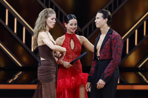Victoria Swarovski, Malika Dzumaev und Joel Mattli in der neunten Live-Show der 19. Staffel der RTL-Tanzshow Let s Dance im MMC Coloneum. Köln, 08.05.2026