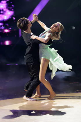 Anna-Carina Woitschack und Evgeny Vinokurov in der neunten Live-Show der 19. Staffel der RTL-Tanzshow Let s Dance im MMC Coloneum. Köln, 08.05.2026