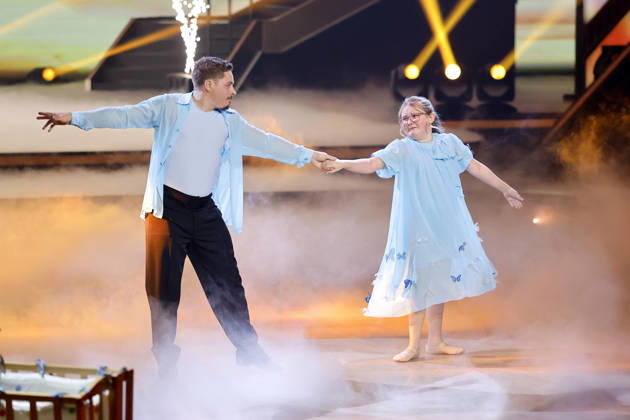 Schlagzeuger Gustav Schäfer (Tokio Hotel) - hier beim Tanz mit seiner Tochter Lotti - ist ausgeschieden bei der neunten Tanzshow der 19. Staffel der RTL-Tanzshow Lets Dance im Coloneum. Köln, 08.05.2026 NRW Deutschland Copyright: xChristophxHardtx
