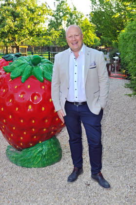 VIP-Event im Erdbeerpark . Peter Zens anläßlich des VIP-Event im Erdbeerpark am 08.05.2026 auf dem Erlebnisbauernhof Gertrudenhof in Hürth. 20260508MWI119997