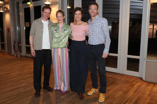 Das Ensemble bei der Premierenfeier: Maik Solbach, Tessa Mittelstaedt, Julia Bremermann und Heiko Ruprecht, Premierenfeier der Komödie 53 Sonntage mit prominenten Gästen in der Komödie Winterhuder Fährhaus, Hamburg 8.5.2026