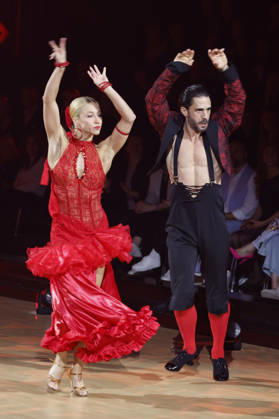 Jan Kittmann mit Kathrin Menzinger in der neunten Live-Show der 19. Staffel der RTL-Tanzshow Let s Dance im MMC Coloneum. Köln, 08.05.2026