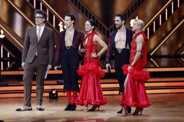 Daniel Hartwich, Joel Mattli, Malika Dzumaev, Jan Kittmann und Kathrin Menzinger in der neunten Live-Show der 19. Staffel der RTL-Tanzshow Let s Dance im MMC Coloneum. Köln, 08.05.2026