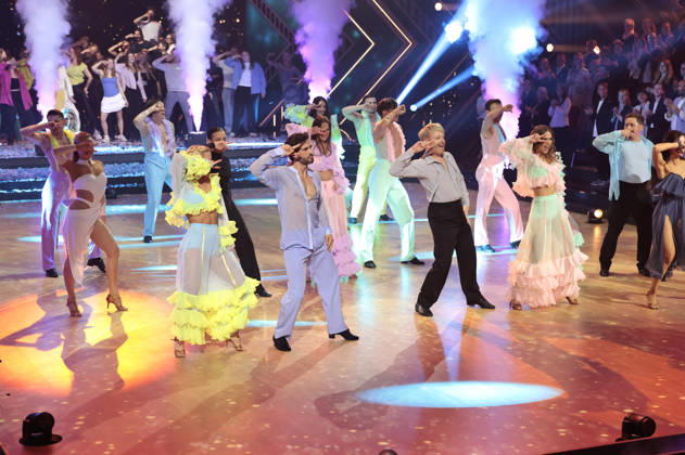 Das Opening mit den Kandidaten, Kandidatinnen, Tänzern und Tänzerinnen in der neunten Live-Show der 19. Staffel der RTL-Tanzshow Let s Dance im MMC Coloneum. Köln, 08.05.2026