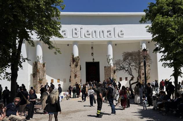 Die 61. Internationale Kunstausstellung Biennale Arte 2026 findet vom 9. Mai bis zum 22. November 2026 in Venedig statt. Das Event findet in Arsenale und in Giardini statt. Foto: La Biennale Kunstpavillon in Giardini.