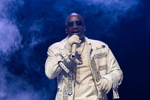 May 8, 2026, London, United Kingdom: Aliaune Damala Bouga Time Puru Nacka Lu Lu Lu Badara Akon Thiam, known as Akon seen performing on stage live in concert at the O2 Arena in London London United Kingdom - ZUMAs197 20260508_aaa_s197_419 Copyright: xBonniexBritainx