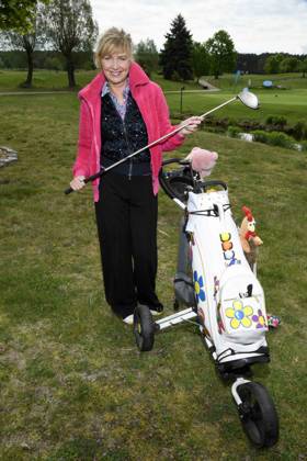 ABB PROMIGOLF - Nana Kuckuck zu Gast auf dem gruen beim ersten Charity Promi-AM Golfrunier zu gunstemn von Kinderwohl Berlin und Geka e.V. auf dem Golf und Country Club am Motzener See in Mittenwalde Brandenburg am 09.05.2026 Brandenburg Deutschland