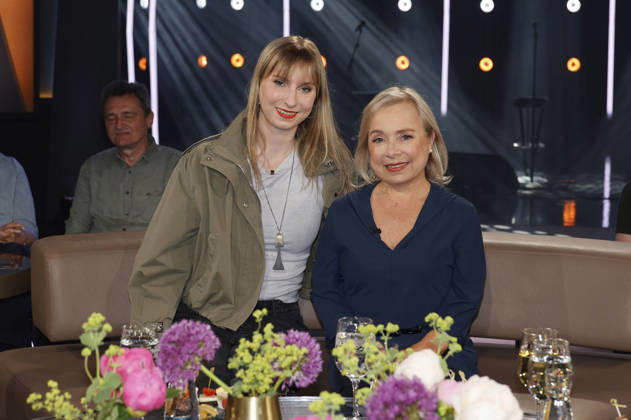 Lilo Urspruch mit Mutter ChrisTine Urspruch bei der Aufzeichnung der NDR Talk Show im NDR Fernsehstudio Lokstedt. Hamburg, 08.05.2026