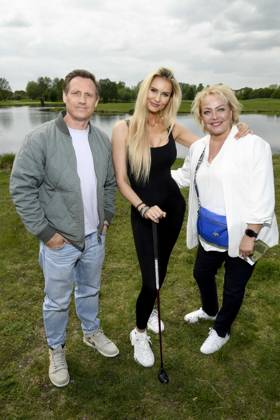 ABB PROMIGOLF - Patrick Kalupa Schauspieler Janice Saengerin Gast beim ersten Charity Promi-AM Golfrunier zu gunstemn von Kinderwohl Berlin und Geka e.V. auf dem Golf und Country Club am Motzener See in Mittenwalde Brandenburg am 09.05.2026 Brandenburg Deutschland