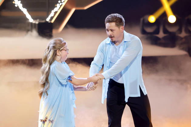 Schlagzeuger Gustav Schäfer (Tokio Hotel) - hier beim Tanz mit seiner Tochter Lotti - ist ausgeschieden bei der neunten Tanzshow der 19. Staffel der RTL-Tanzshow Lets Dance im Coloneum. Köln, 08.05.2026 NRW Deutschland Copyright: xChristophxHardtx