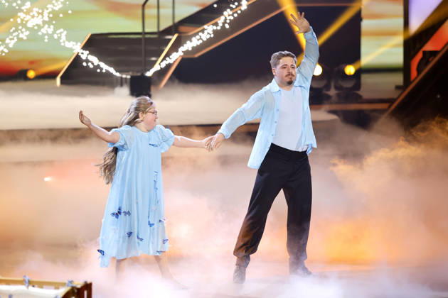 Schlagzeuger Gustav Schäfer (Tokio Hotel) - hier beim Tanz mit seiner Tochter Lotti - ist ausgeschieden bei der neunten Tanzshow der 19. Staffel der RTL-Tanzshow Lets Dance im Coloneum. Köln, 08.05.2026 NRW Deutschland Copyright: xChristophxHardtx