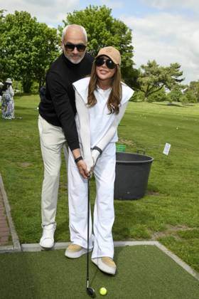 ABB PROMIGOLF -Simone Thomalla Freund Rene Merten beim Abschlag , zu Gast beim ersten Charity Promi-AM Golfturnier zu gunstemn von Kinderwohl Berlin und Geka e.V. auf dem Golf und Country Club am Motzener See in Mittenwalde Brandenburg am 09.05.2026 Brandenburg Deutschland