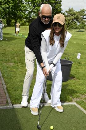 ABB PROMIGOLF -Simone Thomalla Freund Rene Merten beim Abschlag , zu Gast beim ersten Charity Promi-AM Golfturnier zu gunstemn von Kinderwohl Berlin und Geka e.V. auf dem Golf und Country Club am Motzener See in Mittenwalde Brandenburg am 09.05.2026 Brandenburg Deutschland
