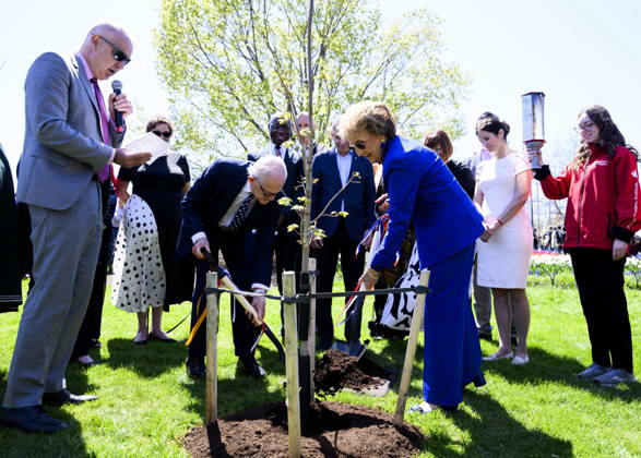 May 9, 2026, Ottawa, On, Canada: Princess Margriet of the Netherlands, centre-right, and her husband Pieter van Vollenhoven, centre-left, take part in a tree planting ceremony as they attend the opening ceremony of the Canadian Tulip Festival in Ottawa, on Saturday, May 9, 2026. Princess Margriet is visiting Ottawa, the city where she was born during the Second World War. The princess was born at the Ottawa Civic Hospital after the Dutch royal family fled to Canada to escape Nazi occupying forces in 1940. Ottawa Canada - ZUMAc35_ 20260509_zaf_c35_014 Copyright: xSpencerxColbyx