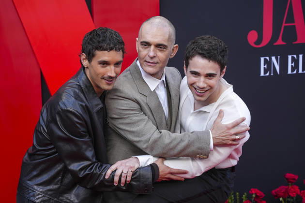 Gala Jarana en el Guadalquivir for the global premiere of Berlin and the lady of Armino Seville Joel Sánchez, i Pedro Alonso 2d and Julio Pena Fernández d during the gala Jarana en el Guadalquivir for the global premiere of Berlin and the lady of Armino to May 9, 2026 in Seville Andalusia, Spain The global premiere of the second season of the spin off of La casa de papel , entitled Berlin and the lady of Armino , which takes place yesterday Friday and today, Saturday, will host several outstanding events in Seville Today Saturday, this event has taken place on the Guadalquivir River starting with a red carpet which has paraded in addition to the cast, VIP guests, and then the international artist Rosalia will perform 09 MAY 2026 María José Copyright: xMariaxJosà xLopezx 7511773