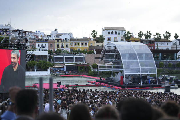 Gala Jarana on the Guadalquivir for the global premiere of Berlin and the Lady of Armino Seville View of the Guadalquivir River during the gala Jarana on the Guadalquivir for the global premiere of Berlin and the Lady of Armino on May 9, 2026 in Seville Andalusia, Spain The global premiere of the second season of the spin off of La casa de papel , entitled Berlin and the Lady of Armino , which takes place yesterday Friday and today, Saturday, will host several outstanding events in Seville Today Saturday, this event has taken place on the Guadalquivir River starting with a red carpet which has paraded in addition to the cast, VIP guests, and then the international artist Rosalia will perform 09 MAY 2026 María José Ló Sevilla Andalucia Sevi  Copyright: xMariaxJosÃ xLopezx 7511880