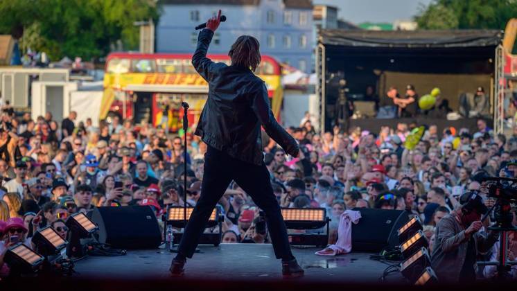 Herne: Das Mallorcafestival Crange Total 2026 ** NUR FÜR REDAKTIONELLE ZWECKE ** EDITORIAL USE ONLY **<p>Mickie Krause bei Crange Total 2026 Mallorcafestival am Samstag, den 9. Mai 2026, auf dem Cranger Kirmesplatz in Herne. Herne Copyright: UwexErnst