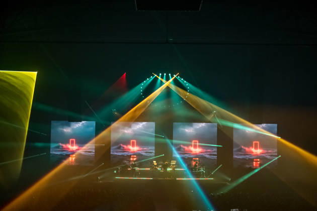 Christopher von Deylen alias Schiller während des Auftaktkonzerts der EUPHORIA In Surround Sound Die Arena Tour 2026 am 9. Mai 2026 in der QUARTERBACK Immobilien ARENA in Leipzig. Die aktuelle Tournee präsentiert das neue Album Euphoria mit immersiver Licht- und Surround-Show. Schiller 2026