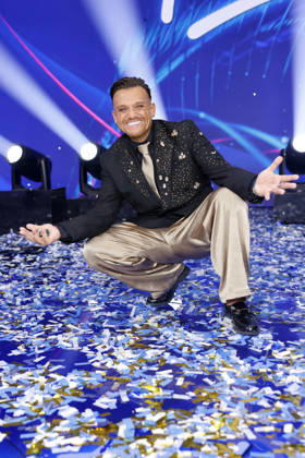 Kandidat Menowin Fröhlich gewinnt das Finale der 22. Staffel der deutschen Gesangs-Castingshow Deutschland sucht den Superstar (DSDS) in den MMC-Studios. Köln, 09.05.2026 NRW Deutschland Copyright: xChristophxHardtx