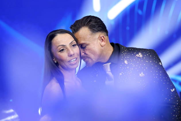 Kandidat Menowin Fröhlich - hier mit seiner Partnerin Ronja Lehmann - gewinnt das Finale der 22. Staffel der deutschen Gesangs-Castingshow Deutschland sucht den Superstar (DSDS) in den MMC-Studios. Köln, 09.05.2026 NRW Deutschland Copyright: xChristophxHardtx