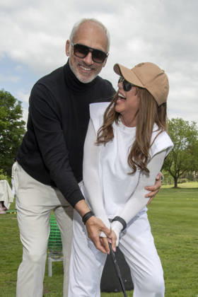 ABB PROMIGOLF- Simone Thomalla Freund Rene Merten beim Abschlag , zu Gast beim ersten Charity Promi-AM Golfturnier zu gunstemn von Kinderwohl Berlin und Geka e.V. auf dem Golf und Country Club am Motzener See in Mittenwalde Brandenburg am 09.05.2026 Brandenburg Deutschland