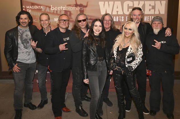 Jennifer Haben und Doro Pesch mit der Band Skyline bei der Premiere des Magenta TV-Dokumentarfilms Wacken - Hearts Full of Metal auf dem DOK.fest München 2026 im Deutschen Theater. München, 09.05.2026