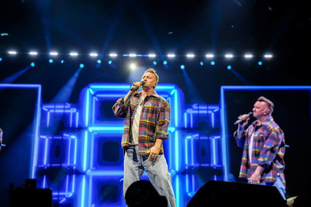 Der Schlagersänger Ben Zucker während seines Auftritts bei der Schlagernacht des Jahres in der Kölner LANXESS arena vor 9.000 Fans. NRW DE
