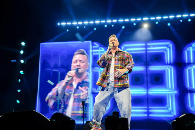 Ben Zucker singt auf der Bühne der Schlagernacht des Jahres in der LANXESS arena vor 9.000 Fans. Köln, 09.05.2026 NRW DE