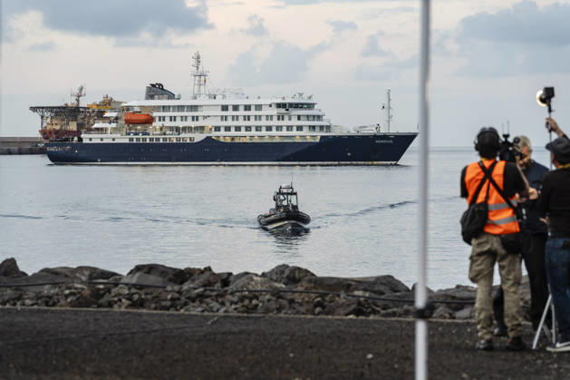 The cruise ship MV Hondius arrives at the port of Granadilla Tenerife The cruise ship MV Hondius anchors near the port of Granadilla, 10 May 2026, in Granadilla de Abona, Tenerife, Canary Islands Spain The evacuation operation of the cruise ship MV Hondius with hantavirus is ready to start the disembarkation operations and transfer of passengers to their respective countries 10 MAY 2026 HANTAVIRUS Europa Press Canarias 10 05 2026 Granadilla de Abona, Tenerife, I Granadilla de Abona, Tenerife, I Espana  Copyright: xEuropaxPressxCanariasx 7512314