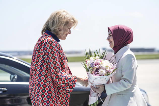 Turkish minister welcomes Belgian Queen Mathilde in Istanbul ISTANBUL, TURKIYE - MAY 10: Belgian Queen Mathilde is welcomed by Turkish Family and Social Services Minister Mahinur Ozdemir Goktas at Istanbul Airport in Istanbul, Turkiye on May 10, 2026. Turkiye and Belgium are set to explore new avenues of cooperation across key sectors, including defense and energy, during a high-level economic mission led by Belgium’s Queen Mathilde from May 10 to 14. Agit Erdi Ulukaya Anadolu Istanbul Turkey. Editorial use only. Please get in touch for any other usage.  Copyright: x2026xAnadoluxAgitxErdixUlukayax