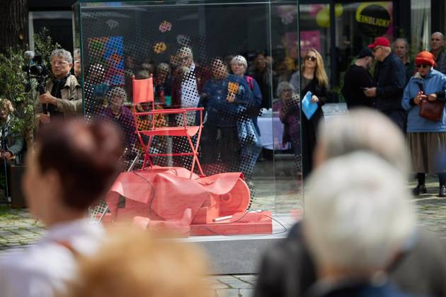 Skulptur für Helene Weigel im Berliner Ensemble ** NUR FÜR REDAKTIONELLE ZWECKE ** EDITORIAL USE ONLY **<p>Der Freundeskreis des Berliner Ensembles weiht eine Skulptur in Erinnerung an die Schauspielerin und erste BE-Intendantin Helene Weigel ein. Deutschland Berlin Berlin Copyright: JoergxCarstensen