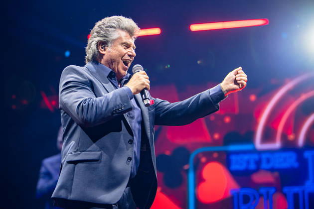 RECORD DATE NOT STATED Andy Borg begeistert mit Gesang und Gestik das Publikum bei der Schlagernacht des Jahres 2026 in der LANXESS arena. Köln, Lanxess Arena NRW DE