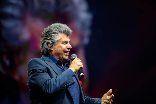 RECORD DATE NOT STATED Andy Borg singt mit Mikrofon bei der Schlagernacht des Jahres 2026 in der LANXESS arena. Köln, Lanxess Arena NRW DE