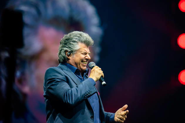 RECORD DATE NOT STATED Andy Borg singt mit Mikrofon bei der Schlagernacht des Jahres 2026 in der Lanxess Arena Köln, Lanxess Arena. NRW DE