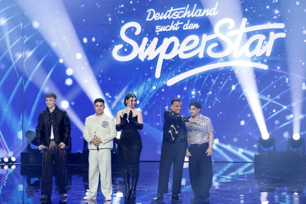 Die Finalisten Tyrell Hagedorn, Abii Faizan, Constance Dizendorf, Menowin Fröhlich und Paco Lazar Simic im Finale der 22. Staffel der deutschen Gesangs-Castingshow Deutschland sucht den Superstar (DSDS) in den MMC-Studios. Köln, 09.05.2026 NRW Deutschland Copyright: xChristophxHardtx