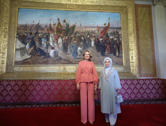 Turkish First Lady hosts Belgian Queen at Dolmabahce Palace ISTANBUL, TURKIYE - MAY 10: (----EDITORIAL USE ONLY - MANDATORY CREDIT - TURKISH PRESIDENCY MUSTAFA KAMACI HANDOUT - NO MARKETING NO ADVERTISING CAMPAIGNS - DISTRIBUTED AS A SERVICE TO CLIENTS----) Turkish First Lady Emine Erdogan (R) welcomes Queen Queen Mathilde (L) at Dolmabahce Palace in Istanbul, Turkiye, on May 10, 2026. Tur Presidency Mustafa Kamaci Handout Anadolu Istanbul Turkey. Editorial use only. Please get in touch for any other usage.  Copyright: x2026xAnadoluxTurxPresidencyx xMustafaxKamacix xHandoutx