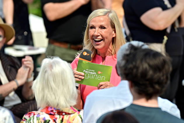 ZDF - Fernsehgarten. Moderatorin Andrea Kiwi Kiewel während der ZDF - Unterhaltungsshow Fernsehgarten am 10.05.2026 in Mainz. 20260510MWI120309